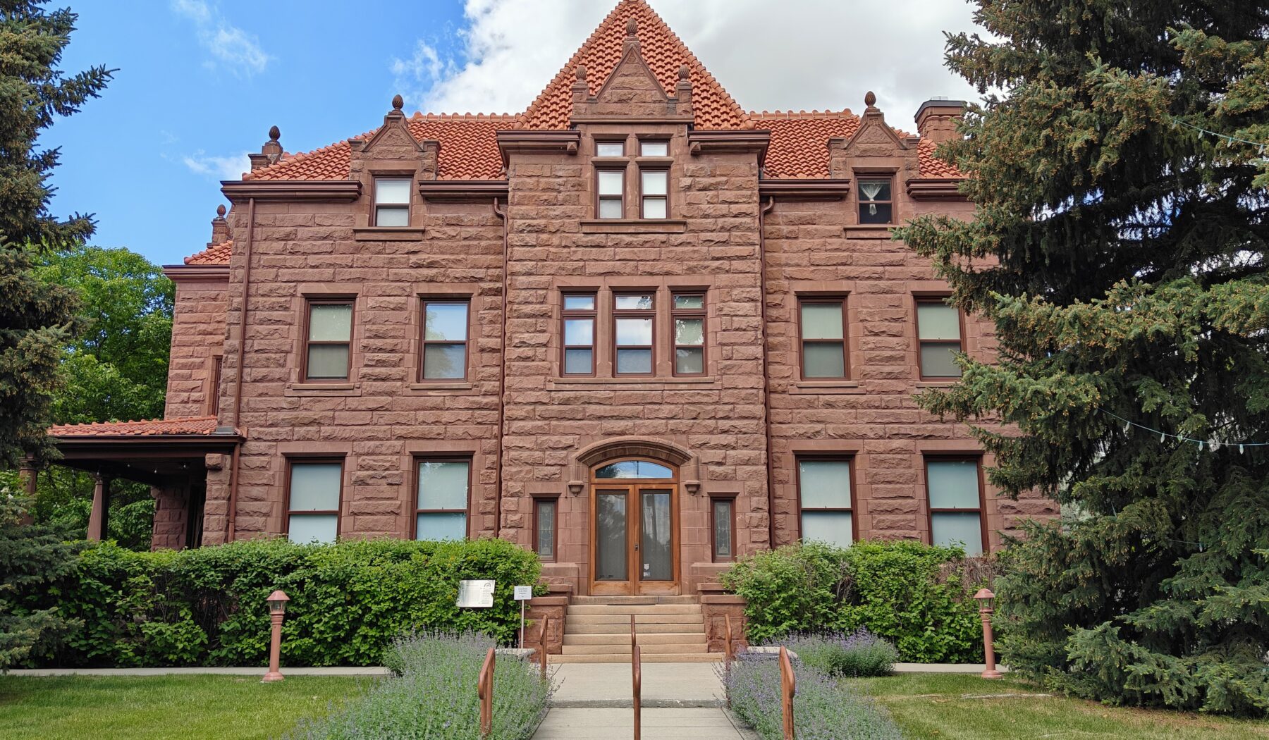 Moss Mansion in Billings, photographed in May 2025; venue illustration.